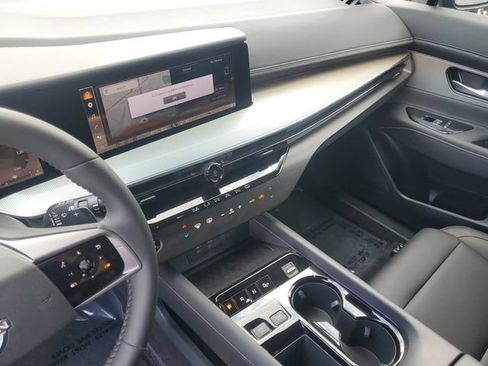 Certified 2025 Nissan Murano SL AWD/4WD image 22