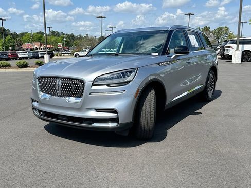 Used 2022 Lincoln Aviator Reserve RWD image 2