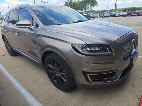 Used 2019 Lincoln Nautilus Select FWD image 3