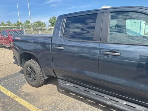 Used 2020 Chevrolet Silverado 1500 Custom Trail Boss w/ Custom Convenience Package AWD/4WD image 8