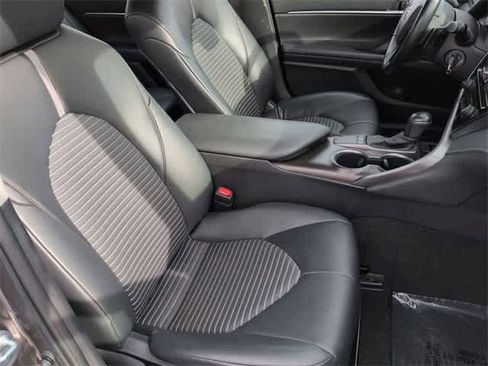 Used 2023 Toyota Camry SE image 22