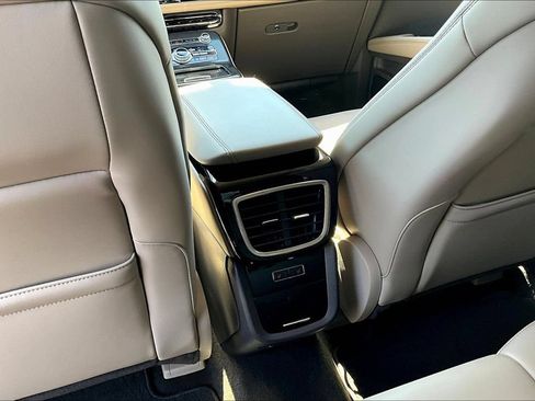 Used 2021 Lincoln Nautilus Reserve FWD image 12