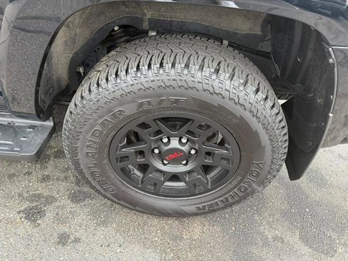 Used 2023 Toyota 4Runner TRD Off-Road Premium w/ Off Road Premium Plus Package image 5