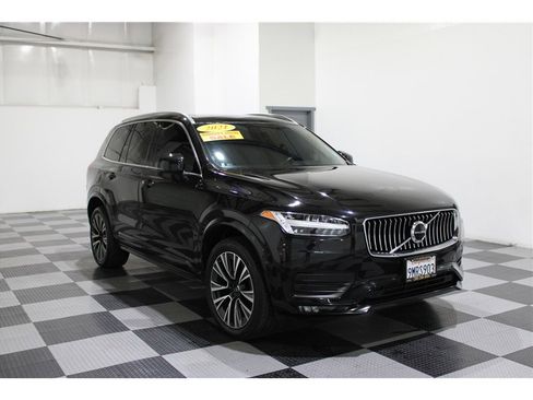 Used 2021 Volvo XC90 T5 Momentum w/ Protection Package Premier image 3