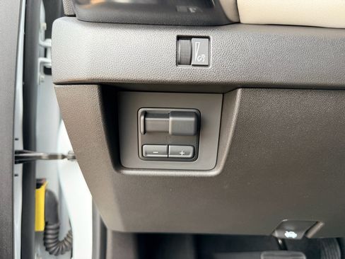 Used 2024 GMC Canyon AT4X AWD/4WD image 16