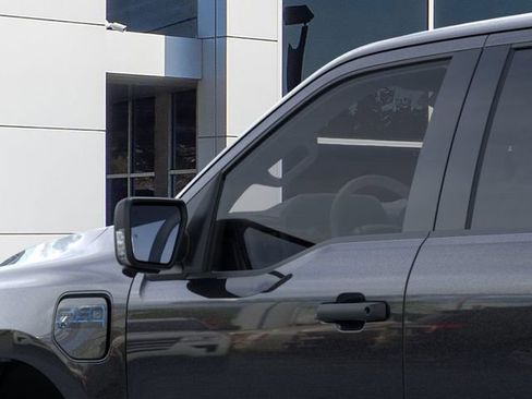 New 2025 Ford F150 Lightning XLT image 40