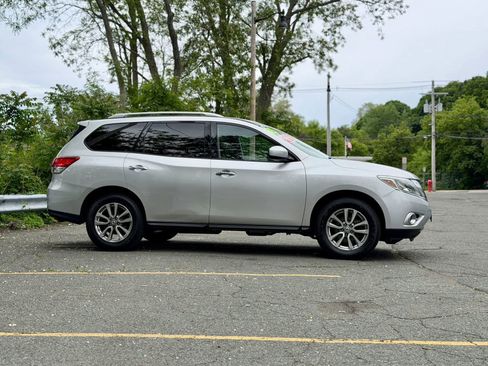 Used 2015 Nissan Pathfinder SV AWD/4WD image 6