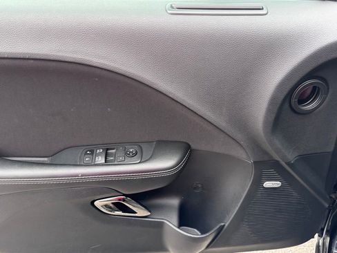 Used 2020 Dodge Challenger SRT Hellcat image 9