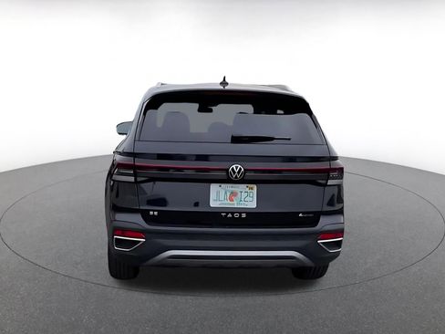 Used 2025 Volkswagen Taos SE image 12