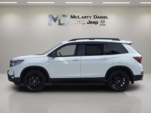 Used 2024 Honda Passport Black Edition image 3