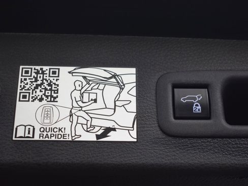 Used 2022 Toyota Sienna XLE image 13