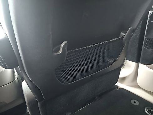Used 2024 Chrysler Pacifica Touring-L FWD image 27