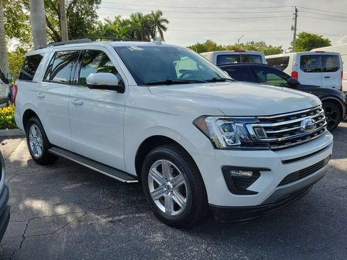 Used 2020 Ford Expedition XLT w/ Equipment Group 202A RWD image 2