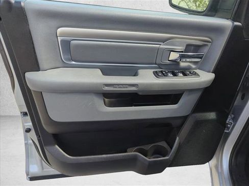 Used 2019 RAM 1500 Classic SLT w/ Luxury Group AWD/4WD image 13