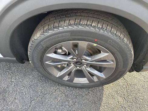 New 2026 Ford Explorer Active w/ Active Comfort Package AWD/4WD image 15