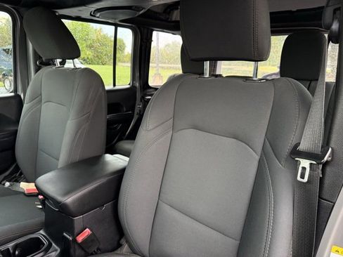 Used 2019 Jeep Wrangler Unlimited Sport image 15