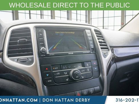 Used 2012 Jeep Grand Cherokee Laredo AWD/4WD image 9
