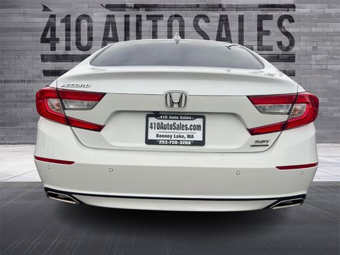 Used 2020 Honda Accord Touring image 2