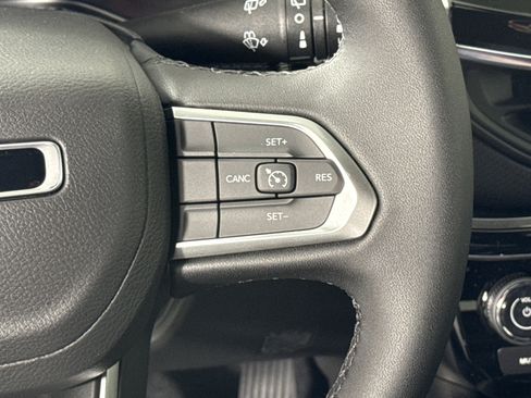 New 2026 Jeep Compass Latitude image 15