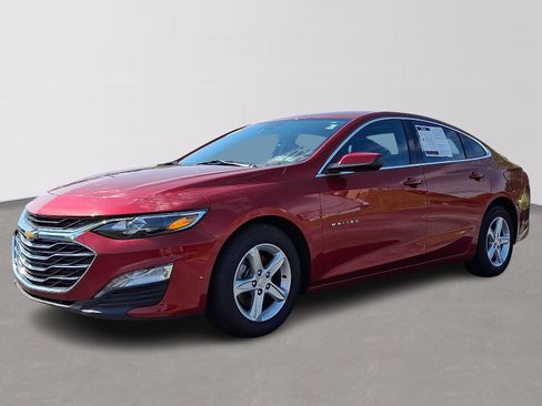 Used 2024 Chevrolet Malibu LT image 3