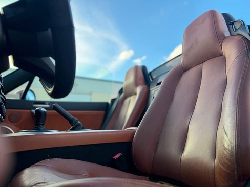 Used 2006 MAZDA MX-5 Miata Grand Touring RWD image 10