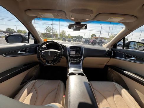 Used 2017 Lincoln MKX Reserve w/ Lincoln MKX Climate Package AWD/4WD image 4
