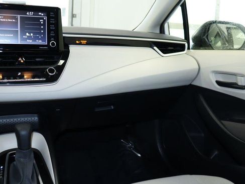 Used 2022 Toyota Corolla LE FWD image 23