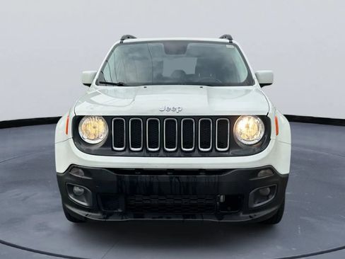Used 2016 Jeep Renegade Latitude image 3