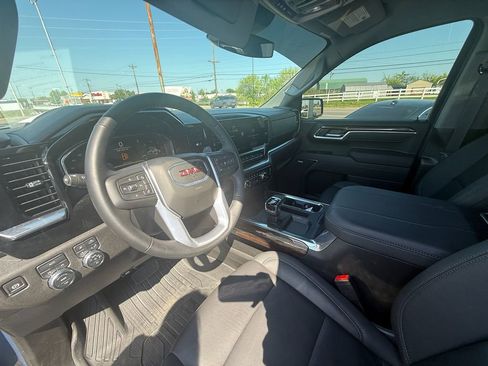 Used 2025 GMC Sierra 1500 Elevation w/ Elevation Premium Package image 14