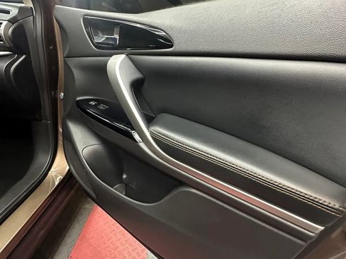 Used 2018 Mitsubishi Eclipse Cross SEL AWD/4WD image 31