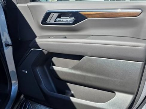 New 2026 Chevrolet Tahoe High Country w/ Sun And Tow Package AWD/4WD image 17