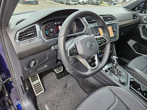 Used 2022 Volkswagen Tiguan SEL R-Line image 18