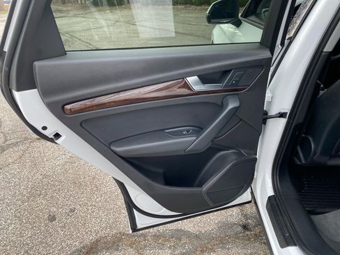 Used 2018 Audi Q5 2.0T Premium image 22