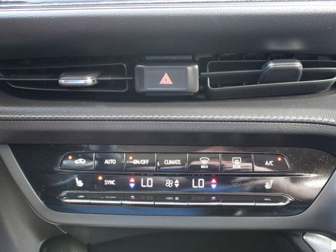 Used 2022 Buick Envision Preferred FWD image 34