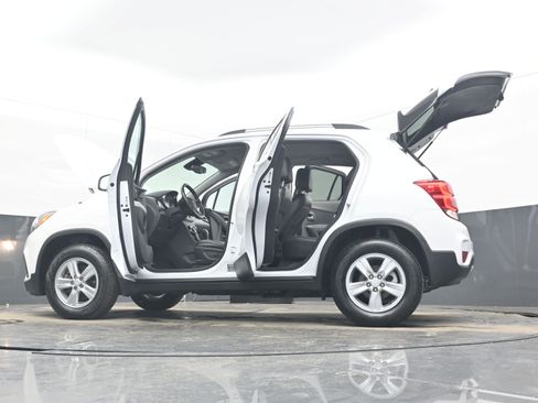 Used 2019 Chevrolet Trax LT w/ LT Convenience Package image 41