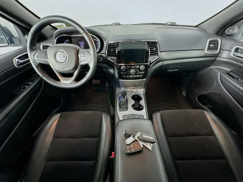 Used 2022 Jeep Grand Cherokee Laredo X AWD/4WD image 10