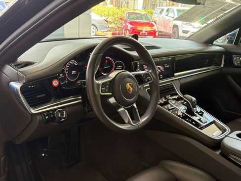 Used 2018 Porsche Panamera 4 AWD/4WD image 4
