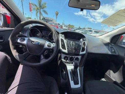 Used 2013 Ford Focus SE FWD image 7