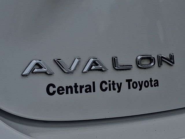 Used 2016 Toyota Avalon XLE Premium FWD image 29