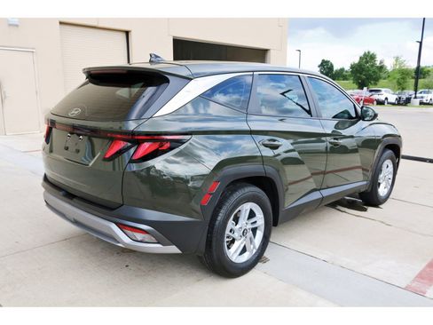Used 2025 Hyundai Tucson SE FWD image 9