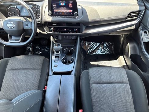 Used 2025 Nissan Rogue SV FWD image 14