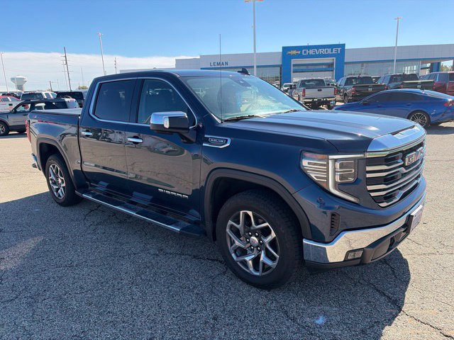 Used 2023 GMC Sierra 1500 SLT w/ SLT Premium Package AWD/4WD image 2