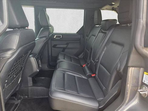 Used 2025 Ford Bronco Badlands AWD/4WD image 18