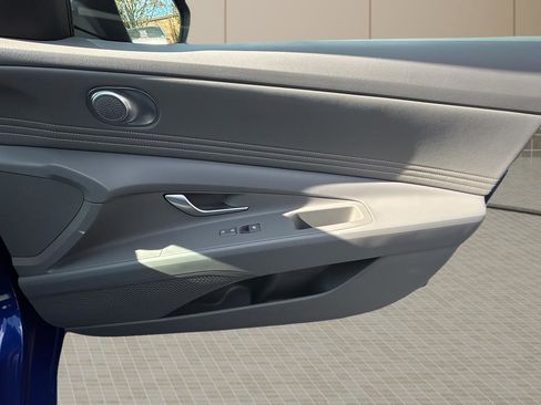 Certified 2025 Hyundai Elantra Sport image 44