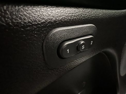 Used 2019 Jeep Grand Cherokee Limited w/ Luxury Group II AWD/4WD image 16