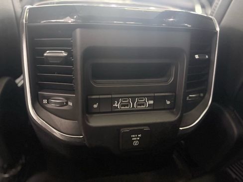 Used 2019 RAM 1500 Laramie AWD/4WD image 28