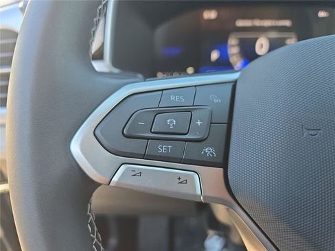 New 2026 Volkswagen Taos SE FWD image 22