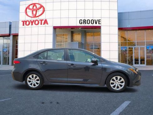 Used 2025 Toyota Corolla LE FWD image 7