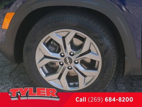 Used 2024 Kia Seltos S AWD/4WD image 42