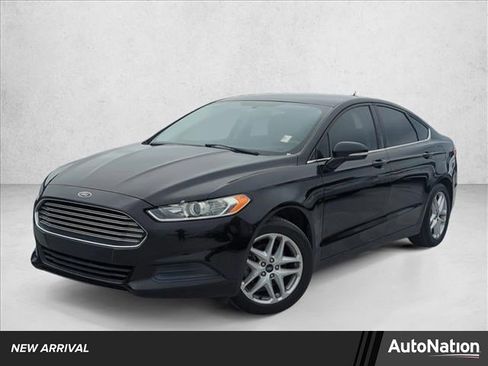 Used 2016 Ford Fusion SE image 1